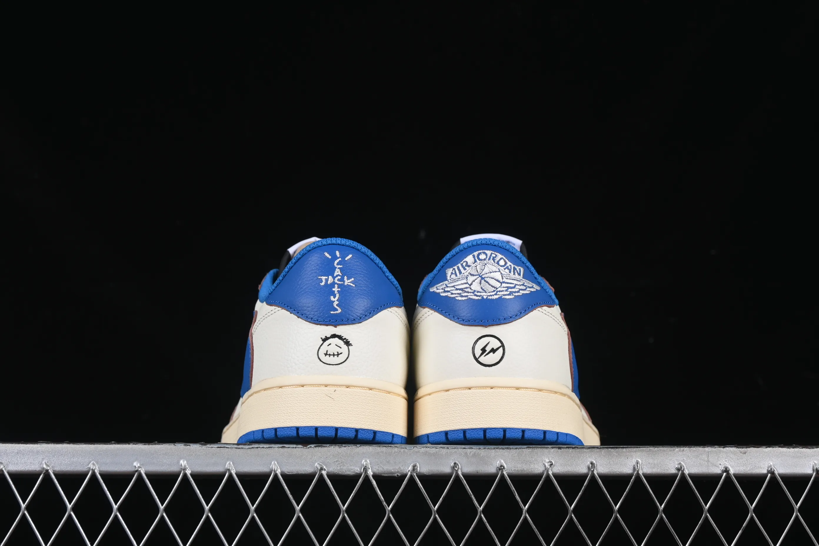 All categories Air Jordan Jordan series basketball shoes Air Jordan 1 Low LW version Travis Scott x Air Jordan 1 Low OG AJ1 Joe 1 undercut low DM7866-104